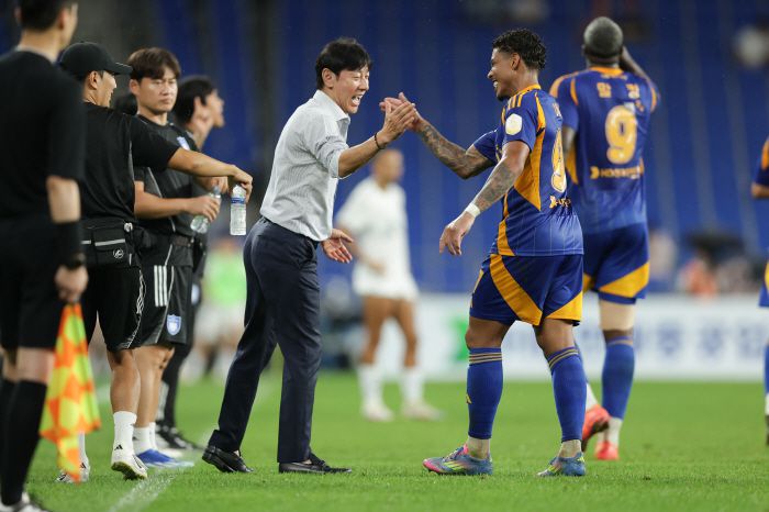 울산문수축구경기장/ K리그1/ 울산HDFC vs 제주SKFC/ 울산 에릭 득점/ 골 세레머니/ 사진 김정수