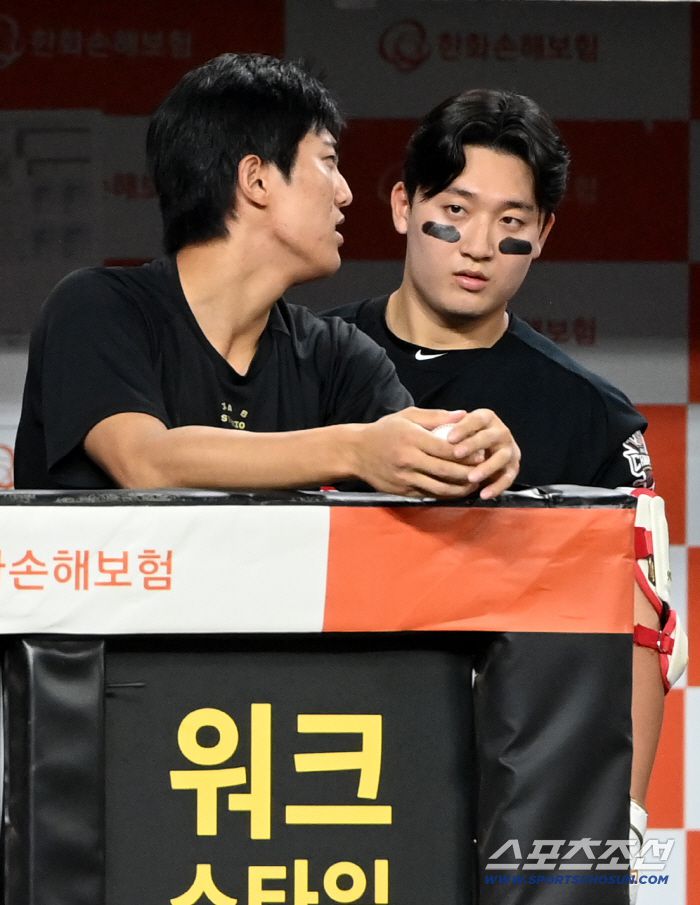 걱정스러운 윤도현의 핀잔과 '아무일 아니었다'며 그를 안심 시키는 이의리