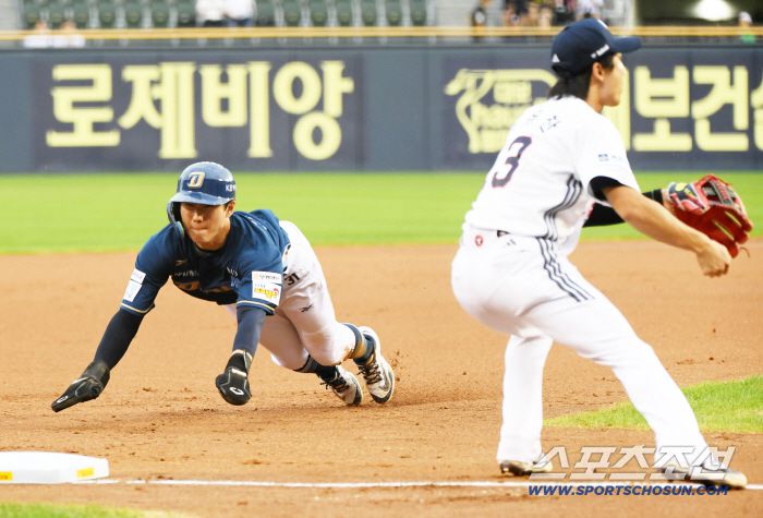 14일 잠실구장에서 열린 두산 베어스와 NC 다이노스의 경기. 1회초 무사 2루 NC 박민우 땅볼 때 최원준이 3루를 파고들고 있다. 잠실=박재만 기자 pjm@sportschosun.com/2025.08.14/