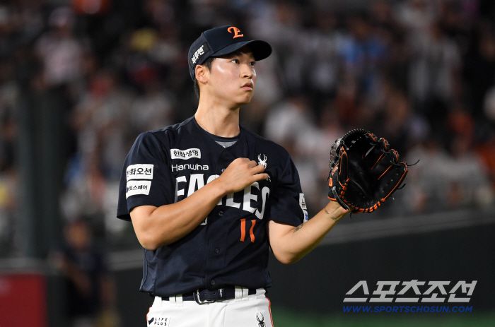 10일 부산 사직구장에서 열린 롯데 자이언츠와 한화 이글스의 경기. 한화 엄상백이 숨을 고르고 있다. 부산=박재만 기자 pjm@sportschosun.com/2025.09.10/