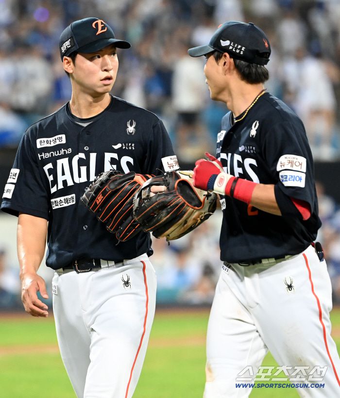 7일 대구 삼성라이온즈파크에서 열린 한화와 삼성의 경기, 7회말 투구를 마친 한화 엄상백이 더그아웃으로 향하고 있다. 대구=허상욱 기자wook@sportschosun.com/2025.09.07/