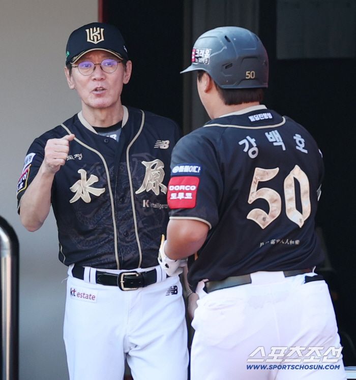 18일 수원 케이티위즈파크에서 열린 KT와 LG의 더블헤더 1차전 경기. 4회말 LG 치리노스 상대 솔로홈런을 날린 KT 강백호. 수원=송정헌 기자songs@sportschosun.com/2025.09.18/