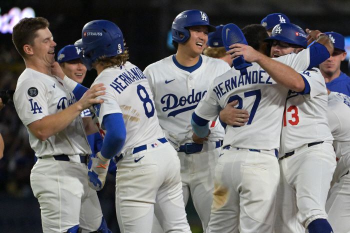오타니를 비롯해 다저스 선수들이 NLCS 진출을 기뻐하고 있다. Imagn Images연합뉴스