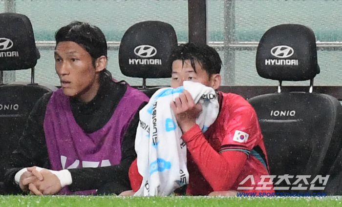 10일 오후 서울 상암동 서울월드컵경기장에서 대한민국 축구대표팀과 브라질의 A매치 평가전이 열렸다. 후반 교체된 손흥민. 상암=송정헌 기자songs@sportschosun.com/2025.10.10/