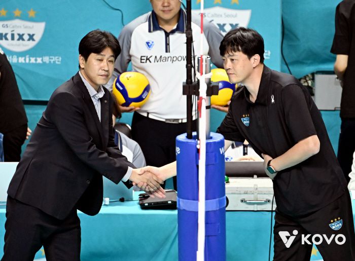 김종민 한국도로공사 감독(왼쪽)과 이영택 GS칼텍스 감독. 사진제공=KOVO