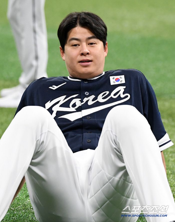 대한민국 야구대표팀이 5일 고척스카이돔에서 훈련을 가졌다. 노시환 몸을 풀고 있다. 고척=박재만 기자 pjm@sportschosun.com/2025.11.05/