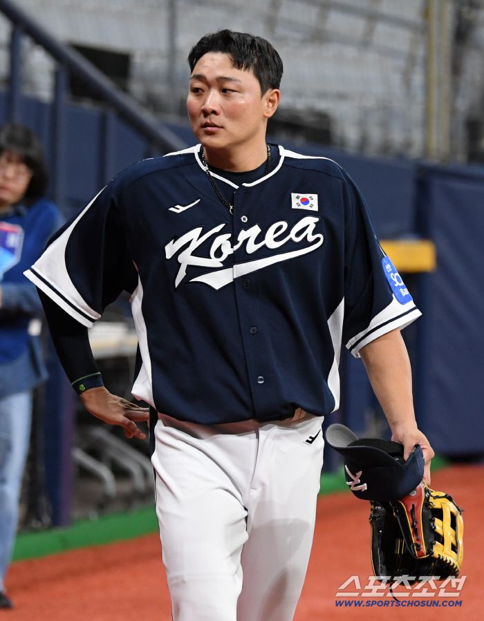 대한민국 야구대표팀이 5일 고척스카이돔에서 훈련을 가졌다. 이재원이 수비 훈련을 하고 있다. 고척=박재만 기자 pjm@sportschosun.com/2025.11.05/