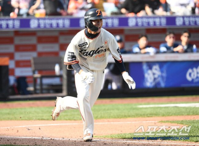 20일 대전 한화생명볼파크에서 열린 NC-한화전. 6회말 2사 이상혁이 내야 안타를 친 후 달려나가고 있다. 대전=정재근 기자 cjg@sportschosun.com/2025..4.20/