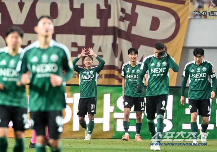 6일 서울월드컵경기장에서 열린 2025 하나은행 코리아컵 결승, 전북 현대와 광주FC의 경기. 전북 이승우가 역전골을 터뜨리며 기뻐하고 있다. 상암=허상욱 기자wook@sportschosun.com/2025.12.06/
