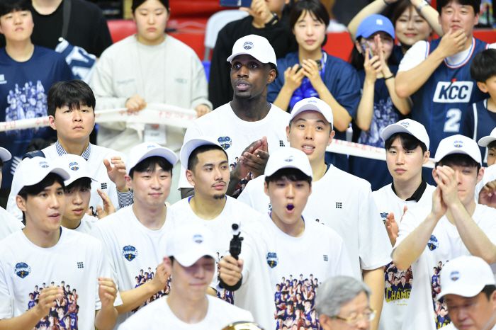 2023~2024시즌 KCC에서 챔피언결정전 우승 당시 라건아. 사진제공=KBL