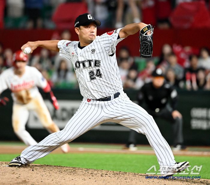 29일 인천SSG랜더스필드에서 열린 롯데와 SSG의 경기, 8회말 롯데 김상수가 역투하고 있다. 인천=허상욱 기자wook@sportschosun.com/2025.09.29/