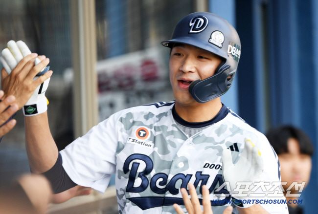 6일 잠실구장에서 열린 두산 베어스와 롯데 자이언츠의 경기. 2회말 1사 두산 김대한이 솔로포를 날린 뒤 환호하고 있다. 잠실=박재만 기자 pjm@sportschosun.com/2025.06.06/