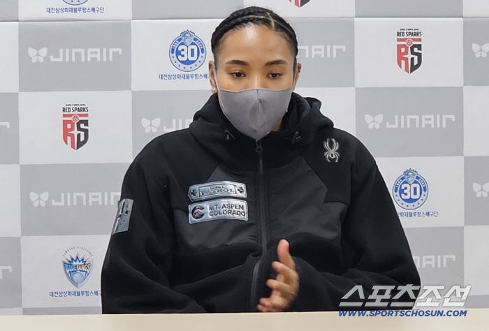 GS칼텍스 레이나가 정관장과의 경기 후 인터뷰를 하고 있다. 사진제공=KOVO