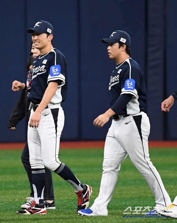 대한민국 야구대표팀이 5일 고척스카이돔에서 훈련을 가졌다. 박해민, 문현빈이 수비 훈련을 하고 있다. 고척=박재만 기자 pjm@sportschosun.com/2025.11.05/