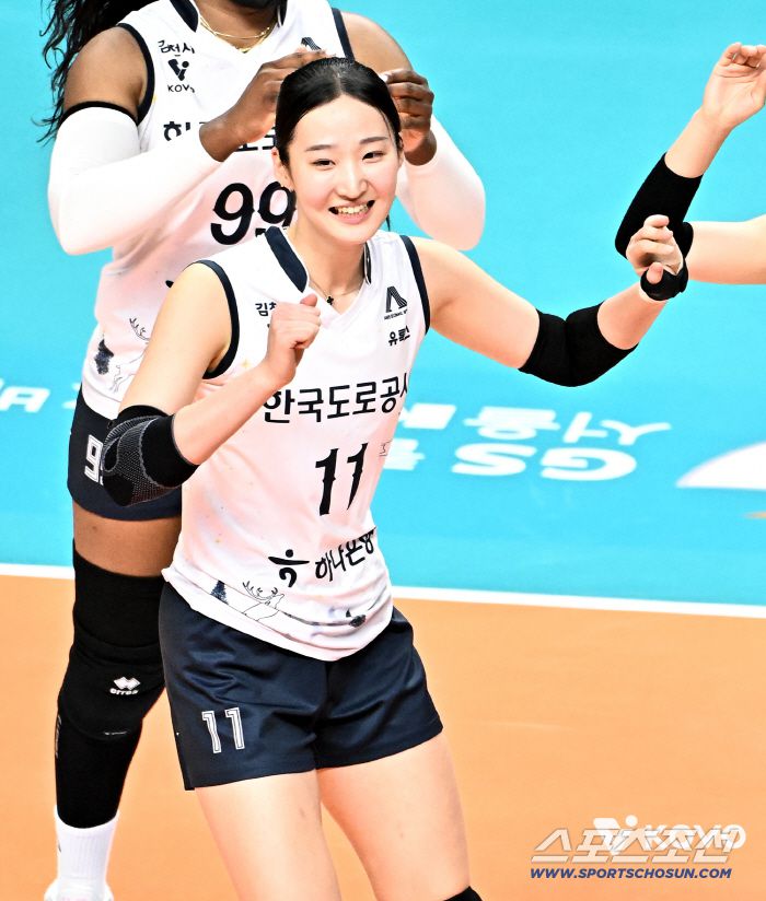 한국도로공사 김세빈이 득점후 기뻐하고 있다. 사진제공=KOVO