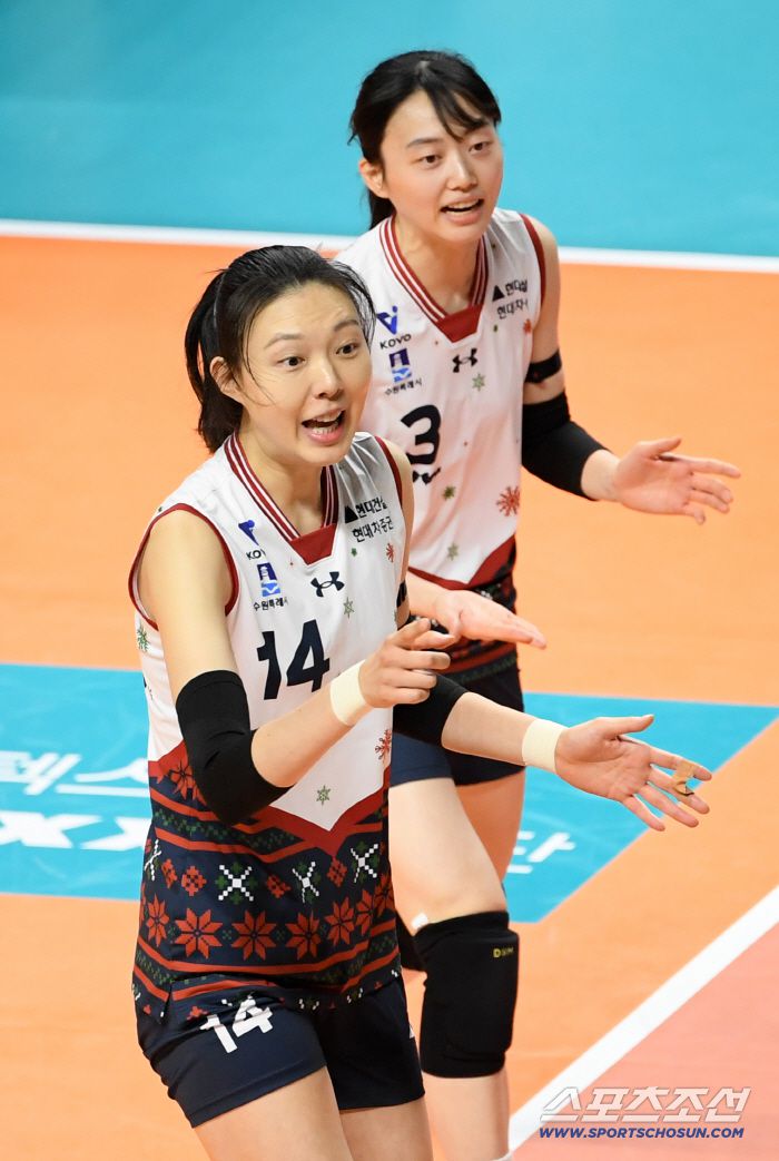 13일 장충체육관에서 열린 V리그 GS칼텍스와 현대건설의 경기. 현대건설 양효진이 득점 후 환호하고 있다. 장충=박재만 기자 pjm@sportschosun.com/2025.12.13/