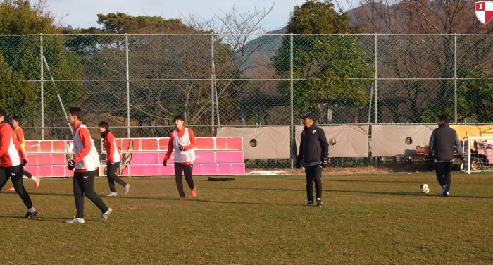 클럽하우스에서 훈련을 하고 있는 부산 선수단. 사진제공=부산 아이파크