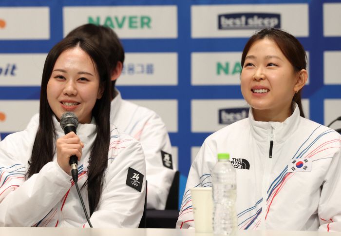 질문 답하는 박지우<저작권자(c) 연합뉴스, 무단 전재-재배포, AI 학습 및 활용 금지>