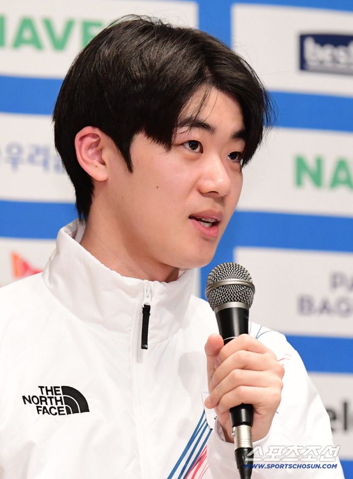 7일 오후 진천선수촌에서 2026밀라노-코르티나 동계올림픽 D-30 미디어데이 행사가 열렸다. 질문에 답하고 있는 쇼트트랙 이준서. 진천=송정헌 기자songs@sportschosun.com/2026.01.07/