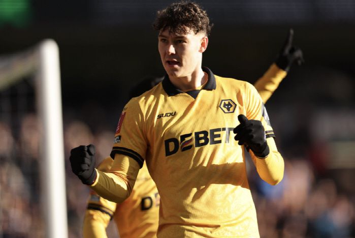 라르센   사진캡처=울버햄튼 구단 홈페이지