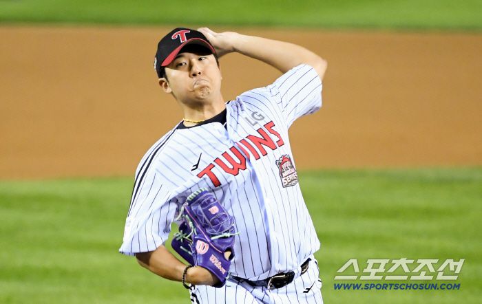 27일 잠실구장에서 열린 한국시리즈 2차전 LG 트윈스와 한화 이글스의 경기. LG 송승기가 역투하고 있다. 잠실=박재만 기자 pjm@sportschosun.com/2025.10.27/