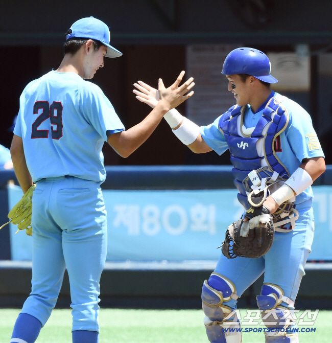 청룡기 당시 하현승. 포수는 올해 LG에 입단한 강민기. 스포츠조선DB