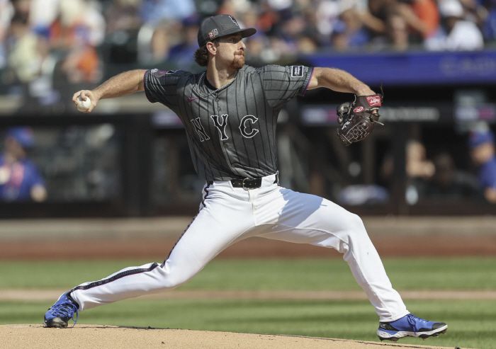 놀란 맥클린은 커브, 스위퍼, 커터 등 6개 구종을 구사한다. AP연합뉴스