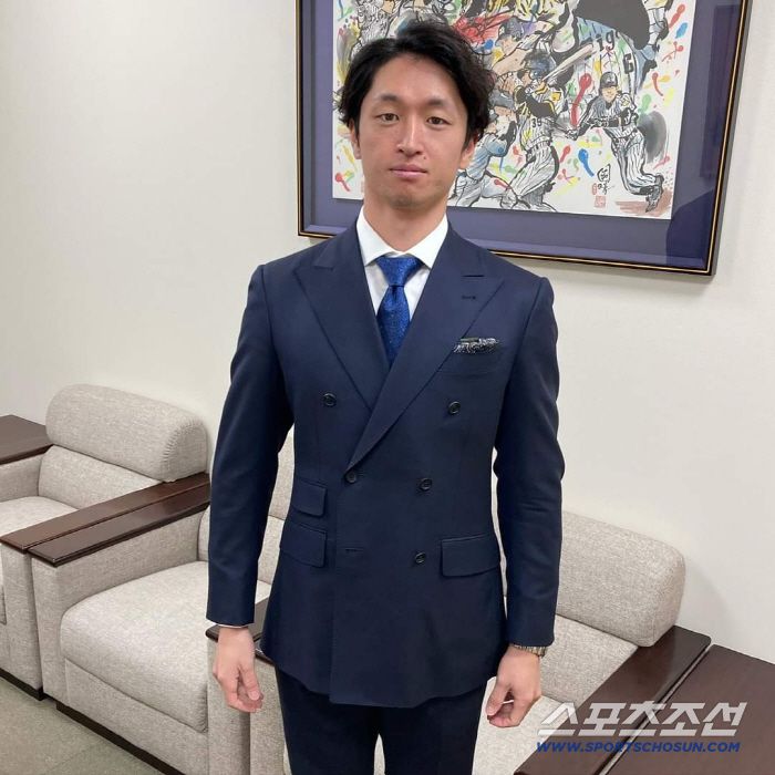 지카모토는 지난 12월 5년-25억엔, 한신 역대 최고 금액에 FA 계약을 했다. 사진출처=한신 타이거즈 SNS