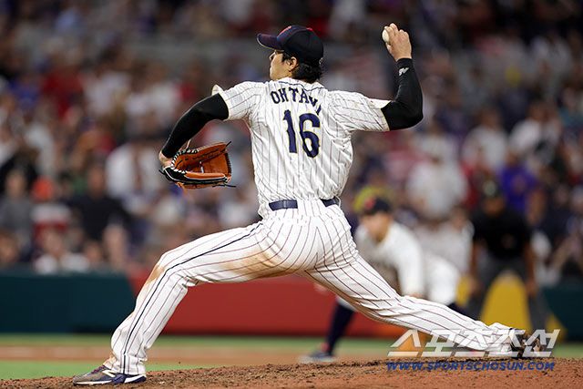 2023년 WBC 미국과 결승전에 마무리 등판한 오타니. 그는 LA 다저스에서 17번, 대표팀에서 16번 유니폼을 입고 출전한다. 사진캡처=일본야구대표팀 홈페이지