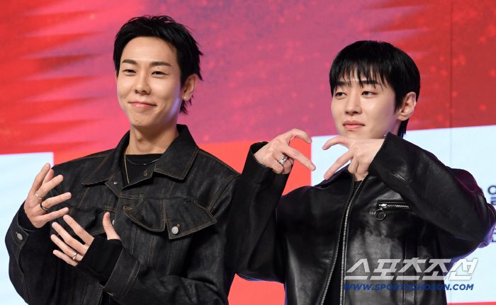 Mnet '쇼미더머니12' 제작발표회가 15일 서울 강남구 논현동 엘리에나 호텔에서 열렸다. 로꼬, 그레이가 포토타임을 갖고 있다. 논현동=박재만 기자 pjm@sportschosun.com/2026.01.15/