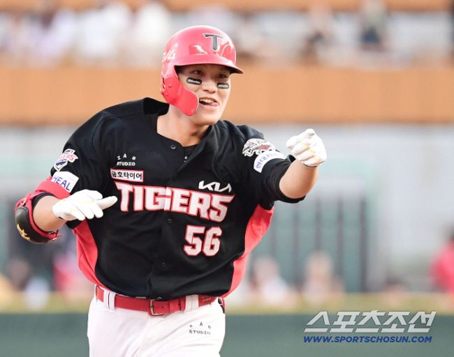 22일 인천 SSG랜더스필드에서 열린 SSG와 KIA의 경기. 7회초 KIA 오선우가 솔로홈런을 날렸다. 그라운드를 돌고 있는 오선우. 인천=송정헌 기자songs@sportschosun.com/2025.06.22/