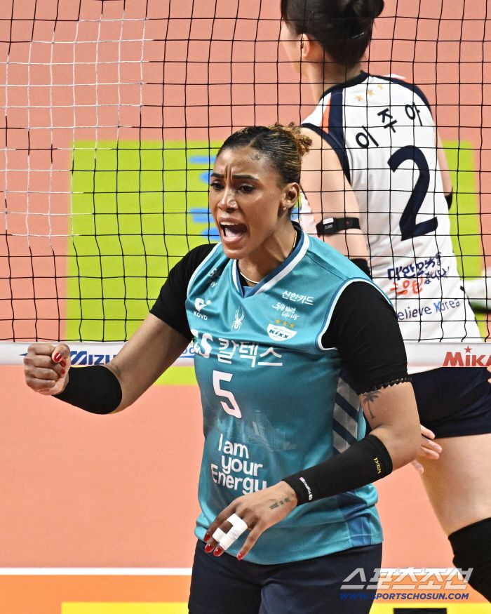 15일 서울 장충체육관에서 열린 배구 V리그 여자부 GS칼텍스와 IBK기업은행의 경기. 득점 올리고 기뻐하는 GS칼텍스 실바. 장충동=송정헌 기자songs@sportschosun.com/2026.01.15/