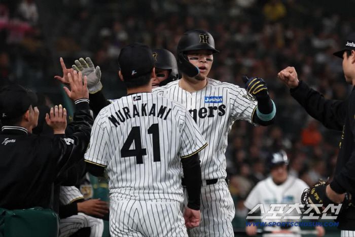 한신 4번 타자 사토는 지난해 40홈런을 때려 첫 홈런왕에 올랐다. 사진출처=한신 타이거즈 SNS