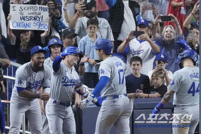 오타니는 2023년 LA 에인절스에서 아메리칸리그 홈런 1위, 2024년 LA 다저스 소속으로 내셔널리그 홈런 1위를 했다. 지난 시즌엔 개인 최다인 55홈런을 터트렸다. 연합뉴스