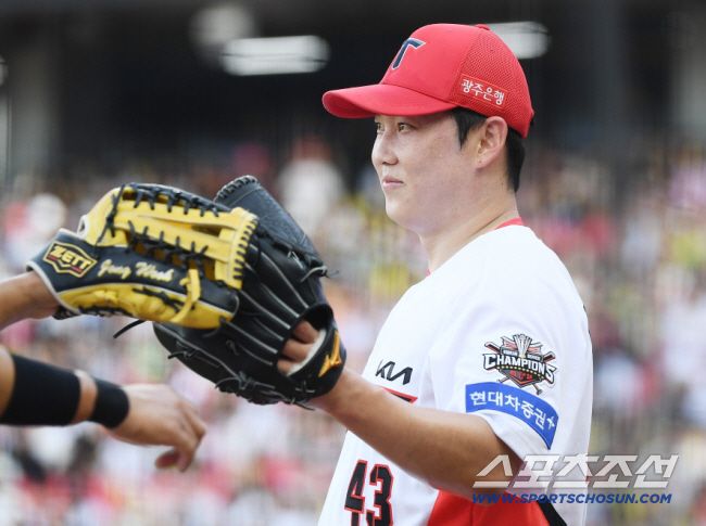 6일 광주 기아 챔피언스필드에서 열린 롯데-KIA전. KIA 선발투수 김건국이 1회를 1실점으로 막은 후 기뻐하고 있다. 광주=정재근 기자 cjg@sportschosun.com/2025.7.6/