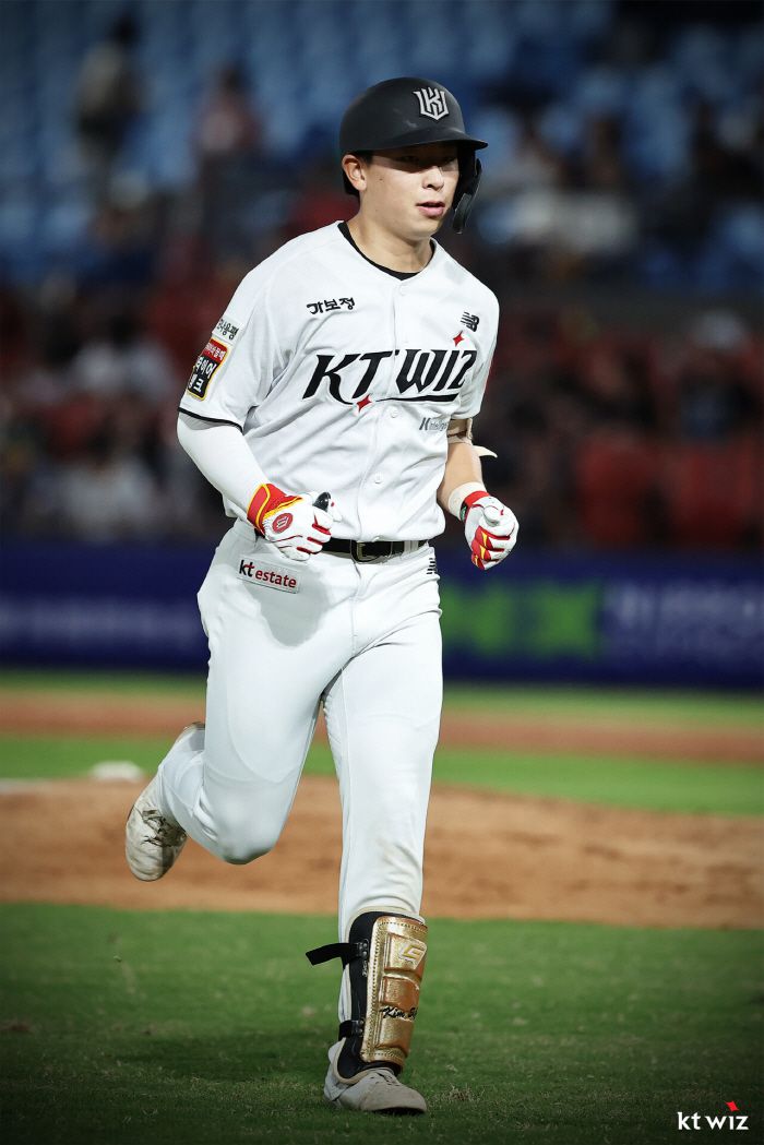 대만 마무리캠프에 참여한 이강민. 사진제공=KT 위즈