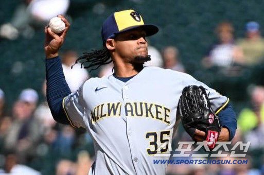 롯데 새 외국인 투수 엘빈 로드리게스. 사진제공=롯데 자이언츠