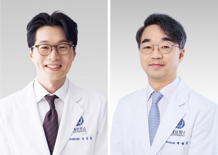 송경철 교수(왼쪽)와 채현욱 교수