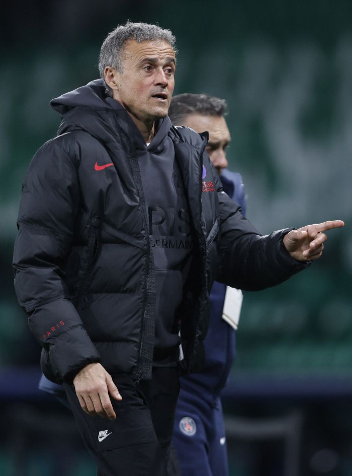 루이스 엔리케 감독   AFP<저작권자(c) 연합뉴스, 무단 전재-재배포, AI 학습 및 활용 금지>