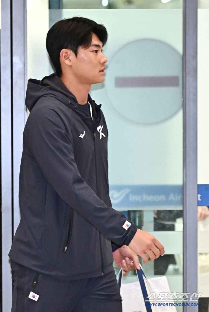 20일 오후 야구국가대표팀 선수들이 인천공항 제1터미널을 통해 귀국했다. 입국장을 나서고 있는 김주원. 인천공항=송정헌 기자songs@sportschosun.com/2026.01.20/