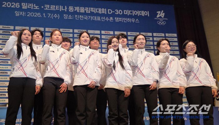 7일 오후 진천선수촌에서 2026밀라노-코르티나 동계올림픽 D-30 미디어데이 행사가 열렸다. 포즈를 취하고 있는 미디어데이 참석 대표 선수들. 진천=송정헌 기자songs@sportschosun.com/2026.01.07/