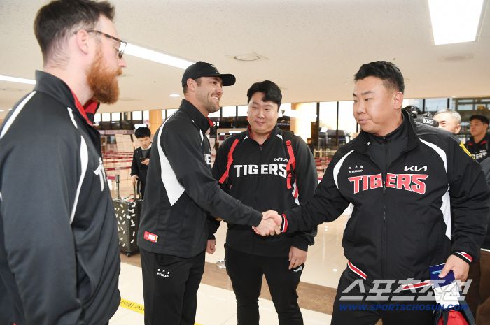 '네일 올러 올해도 잘 부탁해'