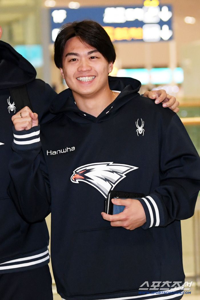 한화 이글스 선수단이 23일 인천국제공항을 통해 스프링캠프가 열리는 호주로 출국했다. 왕옌청이 출국장으로 향하고 있다. 인천공항=박재만 기자 pjm@sportschosun.com/2026.01.23/