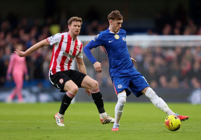 epa12656318 Chelsea?s Cole Palmer in action during the English Premier League match between Chelsea FC and Brentford FC in London, Britain, 17 January 2026.  EPA/ANDY RAIN EDITORIAL USE ONLY. No use with unauthorized audio, video, data, fixture lists, club/league logos, 'live' services or NFTs. Online in-match use limited to 120 images, no video emulation. No use in betting, games or single club/league/player publications.<저작권자(c) 연합뉴스, 무단 전재-재배포, AI 학습 및 활용 금지>