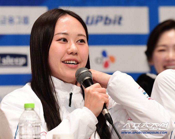 7일 오후 진천선수촌에서 2026밀라노-코르티나 동계올림픽 D-30 미디어데이 행사가 열렸다. 질문에 답하고 있는 빙상 스피드 박지우. 진천=송정헌 기자songs@sportschosun.com/2026.01.07/