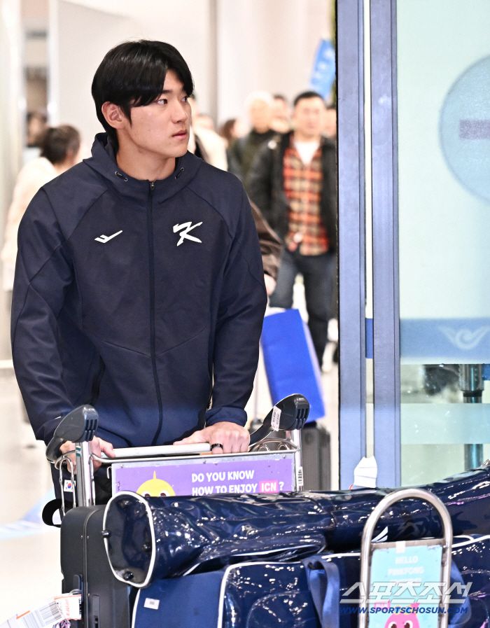 20일 오후 야구국가대표팀 선수들이 인천공항 제1터미널을 통해 귀국했다. 입국장을 나서고 있는 김도영. 인천공항=송정헌 기자songs@sportschosun.com/2026.01.20/