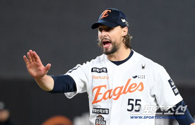 지난해 한화 이글스에서 16승을 거둔 라이언 와이스는 선발 자리를 놓고 스프링트레이닝서 경쟁해야 한다. 스포츠조선 DB