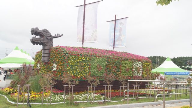 2025 명량대첩축제장에 설치된 거북선 조형물. [사진=오중일 기자]