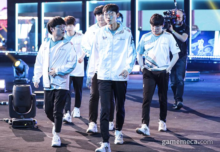 ▲ '너구리' 장하권은 '빈' 천쩌빈에 대해 "앞날이 더욱 기대되는 선수"라고 평했다 (사진제공: 라이엇게임즈)