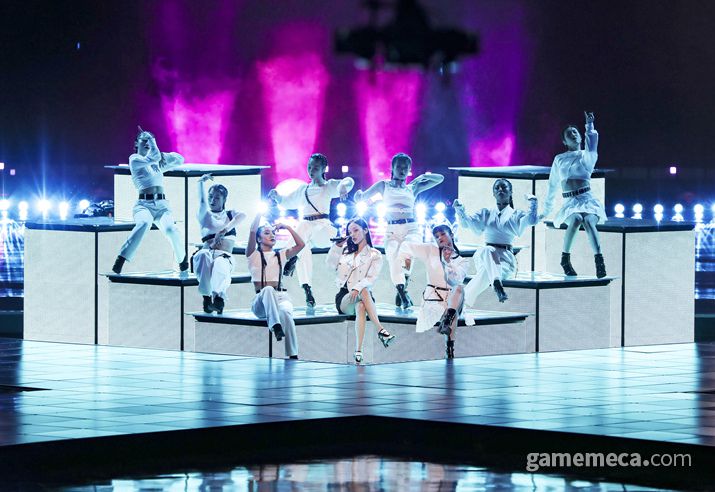 ▲ 세라핀의 목소리를 담당한 렉시 리우와 K/DA의 공연으로 대회가 시작됐다 (사진제공: 라이엇게임즈)